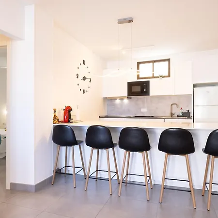 Home2book Sunset Terrace & Pool Haven 公寓